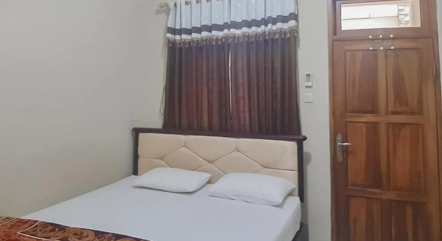 Urbanview Hotel Hikmah Syariah Majalengka, Book Bed and Breakfast Hotels in Majalengka with Parking, Parking