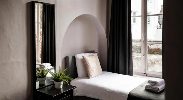 Трёхместный номер Standard Hotel Rose Red
