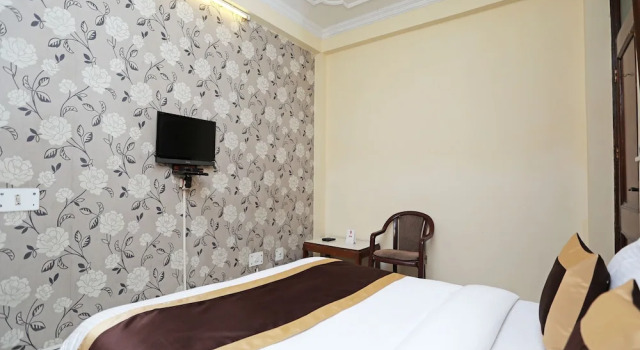 OYO 24421 Classic Hotel