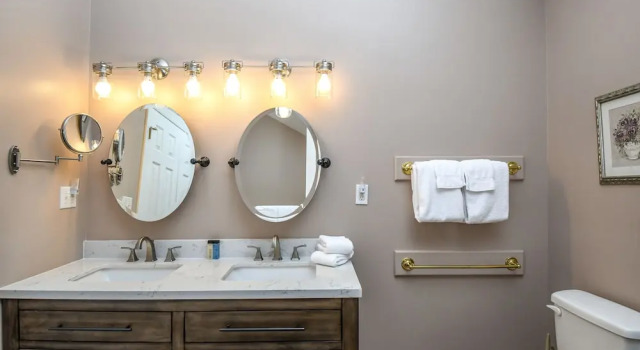 Scenic Overlook 6 Bedroom House, Buchen Sie Ferienhaus Hotels in Maryland mit Parkplatz, Parkplätze