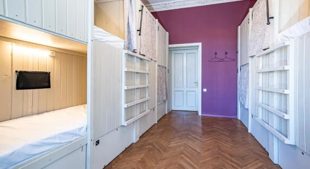 Кровать в общем номере (женский номер) Dome Pearl Hostel