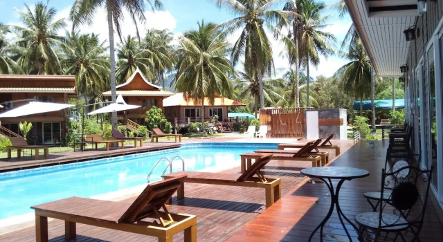 Трёхместный номер Superior с балконом и с красивым видом из окна The Ford SunSet Beach Resort