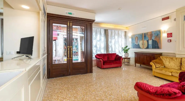 Hotel Mercurio, Забронировать Отель Отели Венеции с завтраком, рядом с Старые Прокурации, Завтраки
