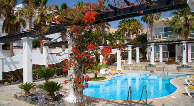 Monte Marina Naturist Resort, Buchen Sie Resort Hotels in Esquinzo mit Parkplatz, Parkplätze
