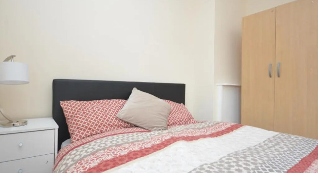 London Deluxe Four Bedroom House