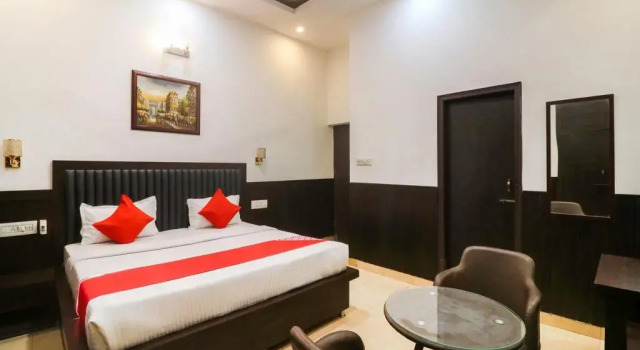 Hotel Grand Resort by OYO Rooms, Забронировать Курортный отель Отели Сахаранпур 3 звезды, 3*
