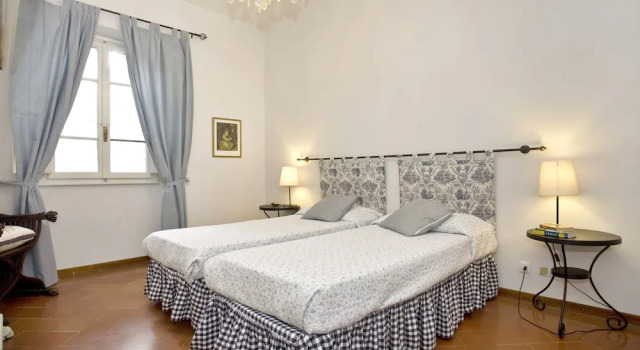 Two steps from Ponte Vecchio, Забронировать Отель Флоренция Тоскана, рядом с Дом Буонаротти