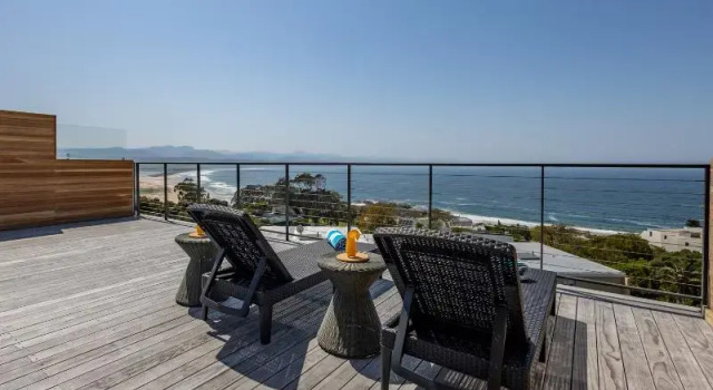 Апартаменты с балконом Plett Quarter Apartments