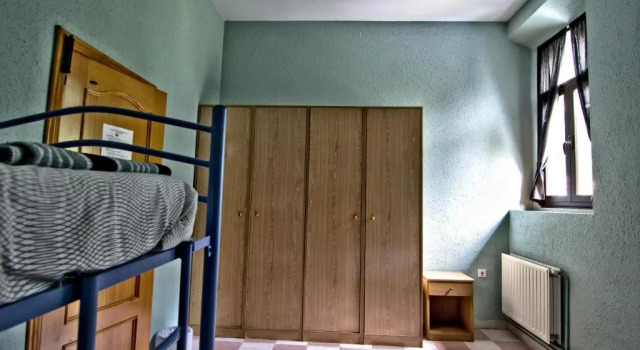 Четырёхместный номер Standard Albergue Juvenil de Bustiello