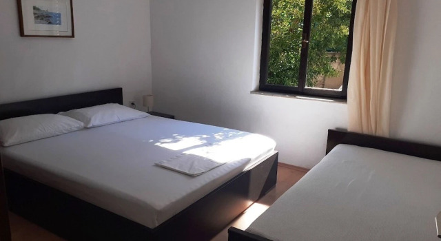 Vig - 60 m From Beach - A1, Rezerwuj Hotel Hotele w Split-Dalmatia County z parkingiem, Parking