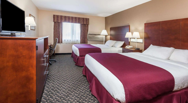 Четырёхместный номер Standard Days Inn by Wyndham Imlay City