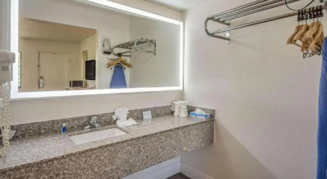 Номер Standard Отель Rodeway Inn