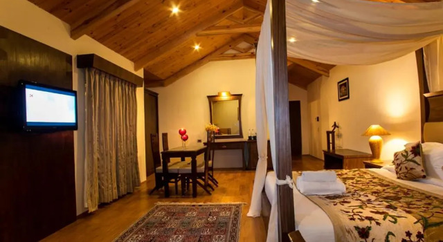 Полулюкс Lemon Tree Hotel Srinagar