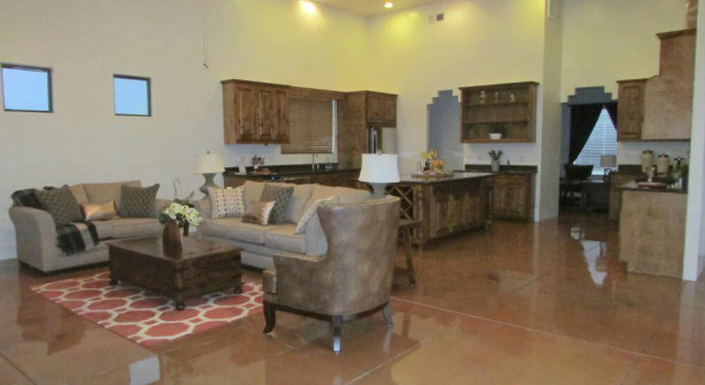 4BR Desert Escape, Забронировать Дом для отпуска Отели Скотсдейл с парковкой, Парковка