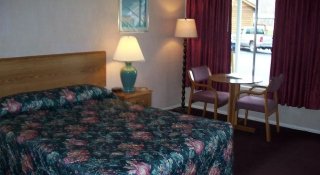 Castlewood Inn, Забронировать Отель Мегги-Вэлли Аппалачи, рядом с Maggie Valley Festival Grounds