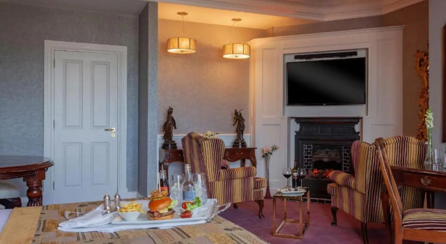 Полулюкс Killarney Randles Hotel