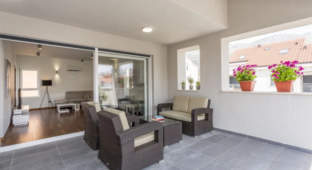 Beach Residence with pool and sea view, Rezerwuj Apartamentowiec hotelowy Hotele w Strožanac z parkingiem, Parking