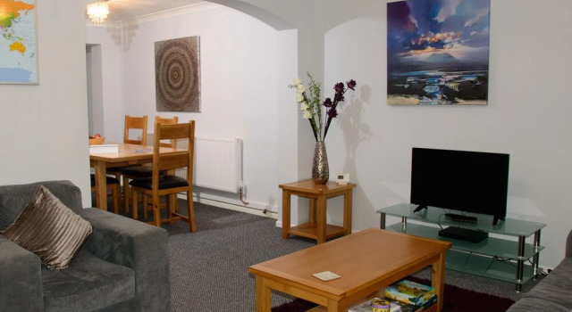 Somnus Holiday Home - Birmingham, Book Hotel Birmingham West Midlands, near Villa Park