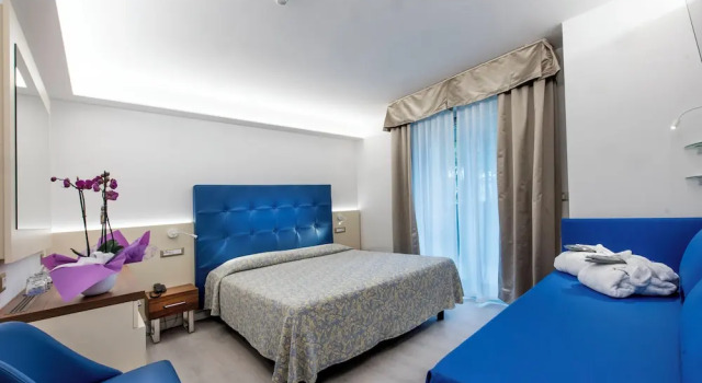 Трёхместный номер Standard с балконом Hotel Meridianus