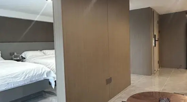 Люкс Deluxe Yijian Art River View Homestay (Xujia Peng Subway Station)