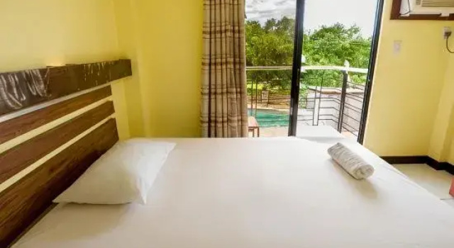 Standardowy dwuosobowy pokój z widokiem na basen Greenfields Tourist Inn
