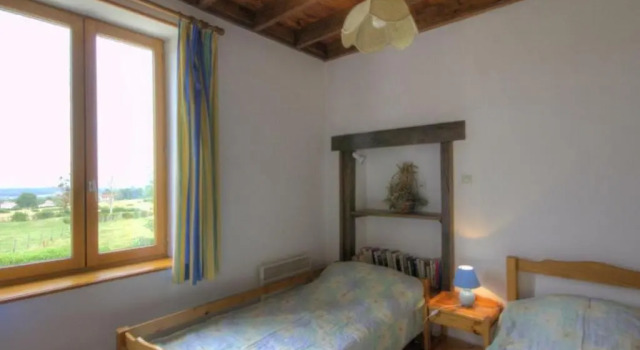 Gîte campagnard avec poêle, jardin clos et WIFI - FR-1-496-113, Prenota Hotel Hotel a Alvernia con parcheggio, Parcheggio