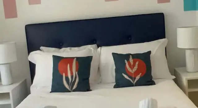 Economy Zimmer Mia House