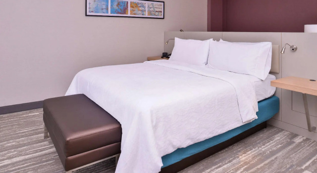 Двухместный номер Mobility/​Hearing Accessible Deluxe Hilton Garden Inn Kansas City Airport Mo