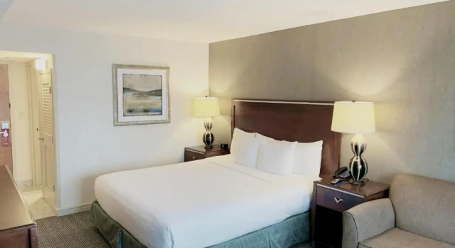 Двухместный номер Executive floor Marriott New York JFK Airport
