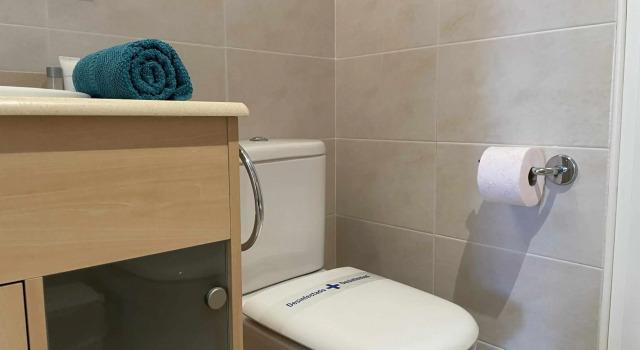 Solàrium con terraza a 5 minutos de la playa recientemente renovado, Prenota Hotel Hotel a Costa Brava con piscina, Piscina