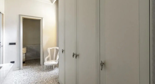 Stylish 1 br Close to Duomo, Book Apartment Milan Lombardy