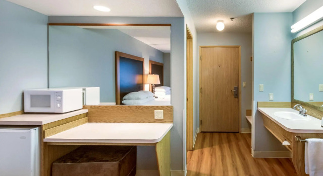 Четырёхместный номер Standard Shilo Inn Suites Seaside East