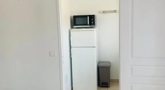 Appart 1 salon 1 chambre immeuble très calme, Забронировать Апартаменты/квартира Мелён 