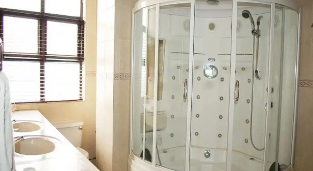 Люкс Presidential Owu Crown Hotel Ibadan