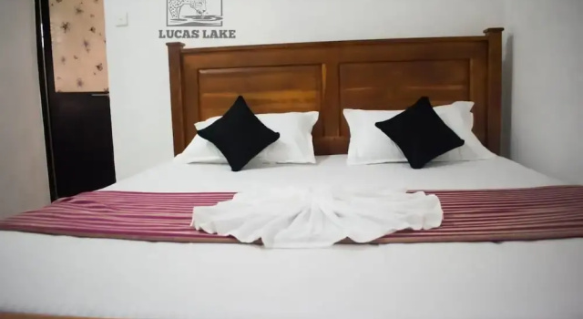 Yala Lucas Lake Hotel, Забронировать Отель Отели Виравила 3 звезды, 3*