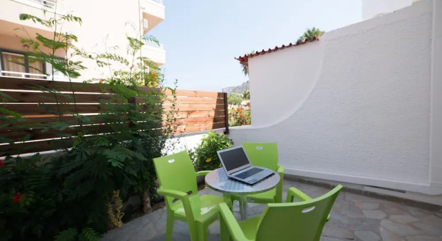 Номер Standard Дуплекс с видом на сад Villa Stella Apartments by Estia