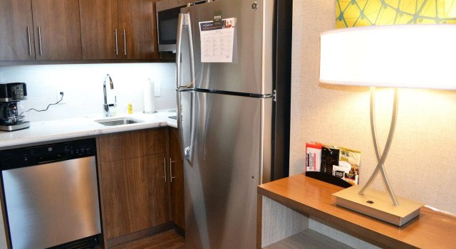 Двухместный люкс Staybridge Suites - Red Deer North by IHG