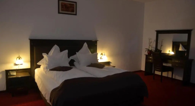 Полулюкс Hotel Cumpatu