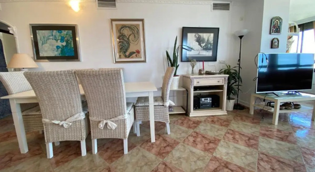 Precioso piso de lujo,4 dormitorios frente al mar, Забронировать Отель Отели Торремолинос с бассейном, рядом с Культурный центр им. Пабло Руиса Пикассо, Бассейн