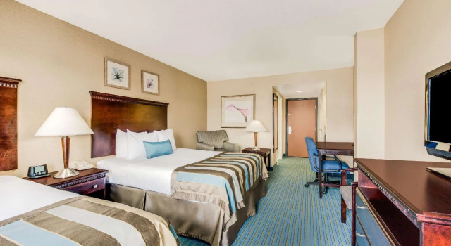 Четырёхместный номер Standard Wingate by Wyndham - York