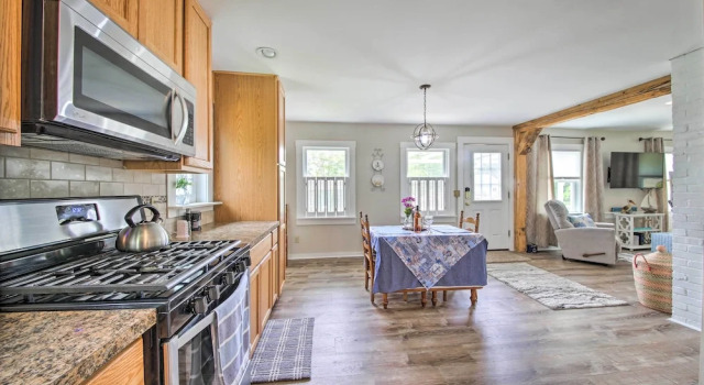 Коттедж Charming East Boothbay Cottage w/ Large Yard!