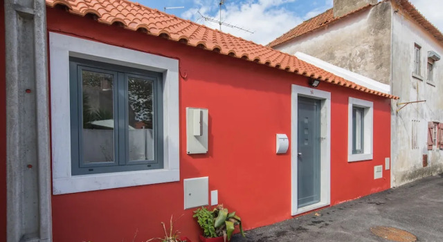 CheckinCheckout - Colares Cozy House, Rezerwuj Hotel Hotele w Lisbon Region z parkingiem, Parking