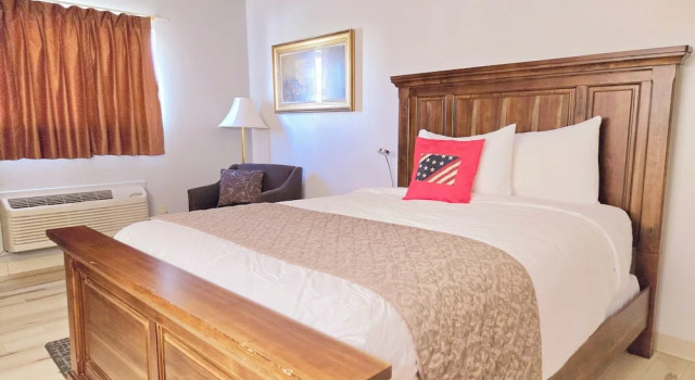 Номер Standard American Inn Ozark