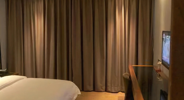 Longshan Hotel, Boek Hotel Hotels in Guangdong met parkeren, Parkeren