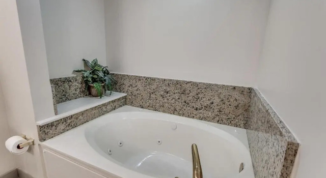 South Wind 1004 (3 Bedroom, Sleeps 10), Забронировать Апартаменты/квартира Отели Миртл-Бич с парковкой, рядом с Pine Lakes International Country Club, Парковка
