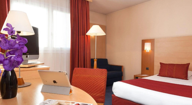 Номер Standard Hôtel Forest Hill Meudon Velizy