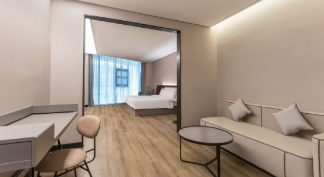 Люкс HanTing Hotel (Nantong City of Light)