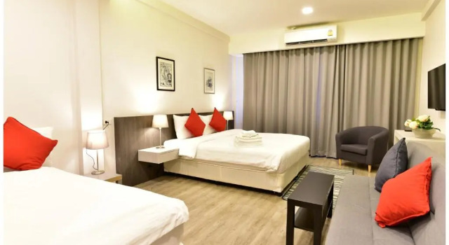 Трёхместный номер Deluxe Ratchadamnoen Residence