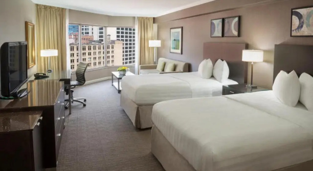 Четырёхместный номер Superior InterContinental Toronto Centre by IHG