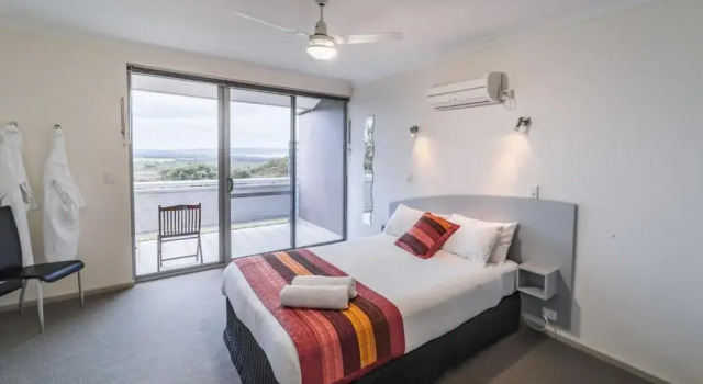 Четырёхместные апартаменты Deluxe с 2 комнатами Cosy Corner Sea View Apartments
